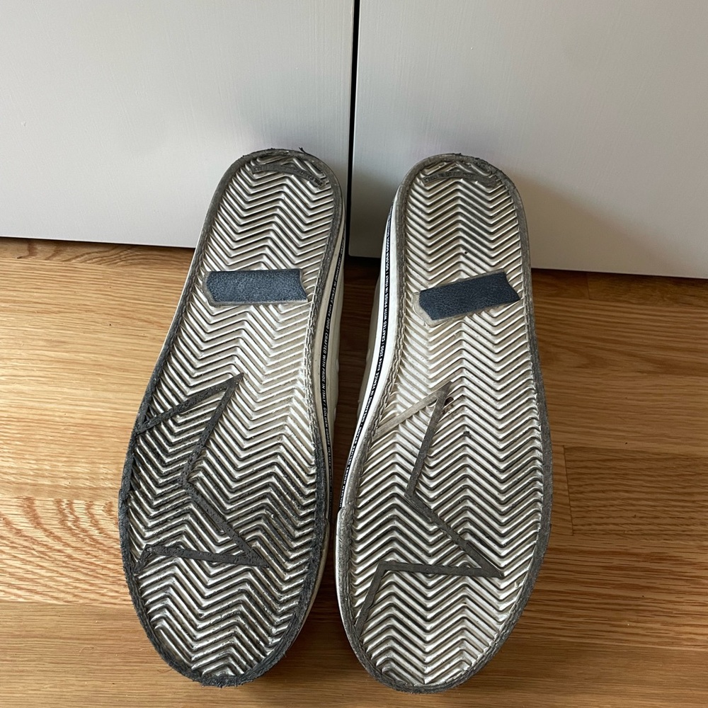 Special Edition- Golden Goose Grindstar White Sneakers with Black Star - Picture 6 of 6